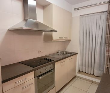 Recent, gelijkvloers appartement met 2 slaapkamers - Photo 1