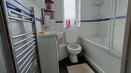 2 bedroom house share to rent - Photo 5