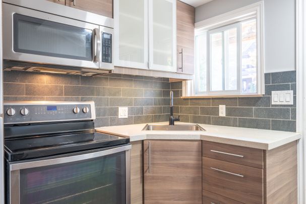 For Lease - 695 Woodbine Avenue Unit# LOWER, Toronto, Ontario - Photo 1