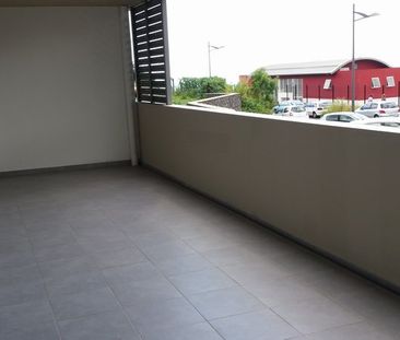 Location Appartement 3 pièces 63m² ST DENIS 97400 - Photo 4