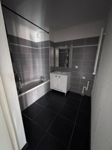 Location Appartement 2 pièces 46m² FREJUS 83600 - Photo 3