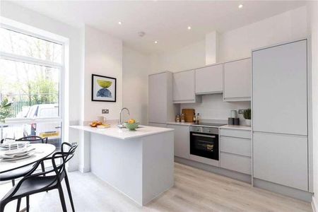 Parkview House, Oaklands Park, Wokingham, Berkshire, RG41 - Photo 2