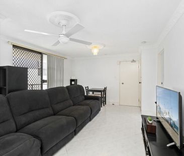 Two bedroom unit minutes to the beach! - Photo 4