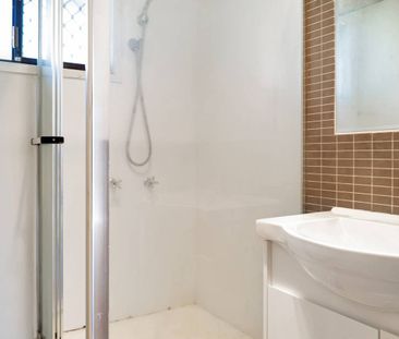 Convenient Low Maintenance Unit - Photo 4