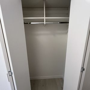 YORK HOUSE - Photo 2