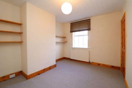 3 bedroom terraced house to rent - Photo 2