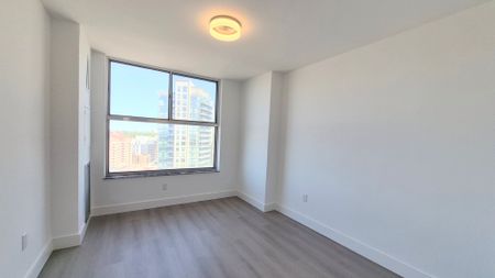 For Lease - 21 Vaughan Road Unit# 1606, Toronto, Ontario - Photo 2