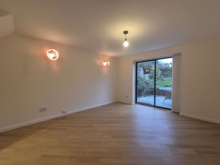 Lynwood Drive, Blakedown, DY10 - Photo 3