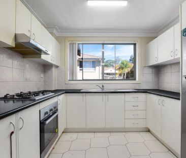 Central Location – Walk to Train station - Photo 2