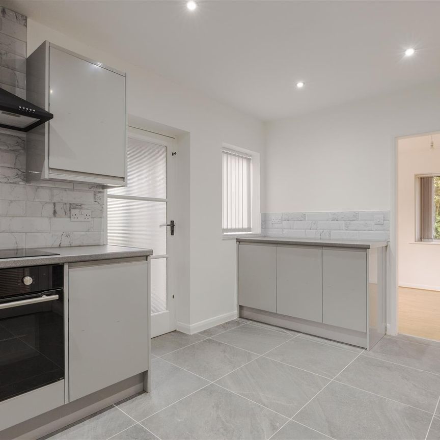 To Let 3 Bed Bungalow - Semi Detached - Photo 1