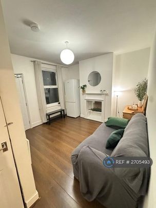 1 bedroom in a house share to rent - Photo 1