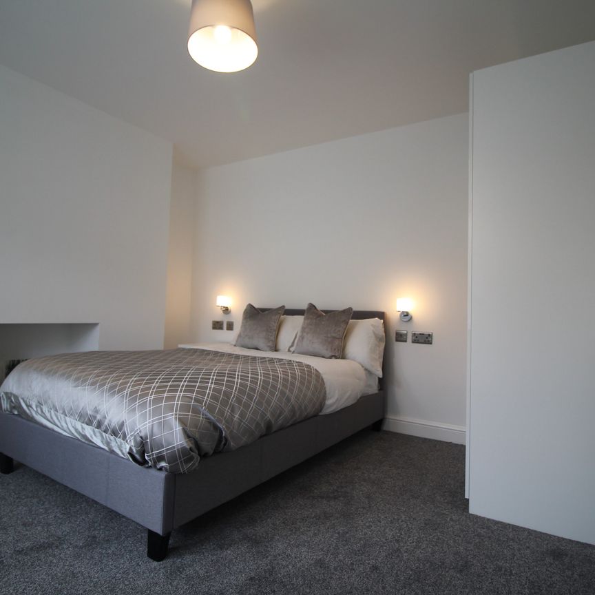 Basement Flat, 30 Ebor Place, LS6 1NR, Leeds - Photo 1