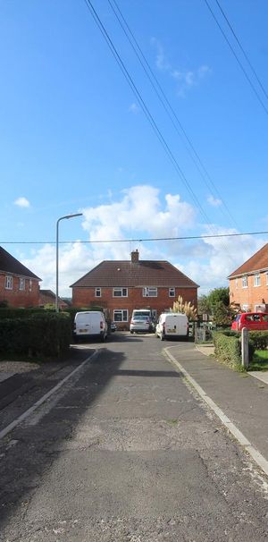 3 bedroom semi-detached house to rent - Photo 1