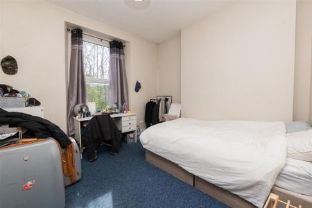 3 bedroom flat to rent - Photo 3