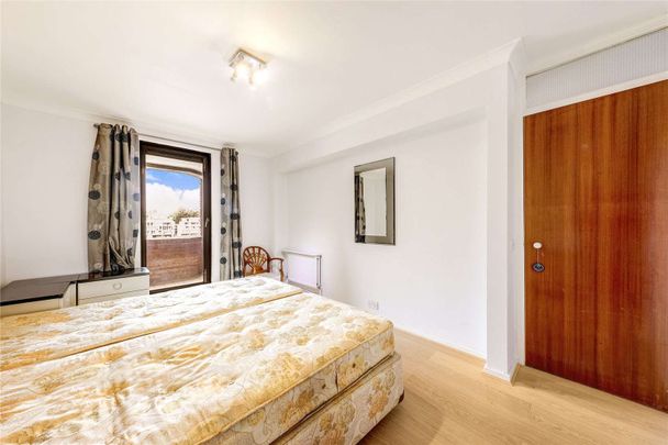 Sensational one bedroom riverside apartment. - Photo 1