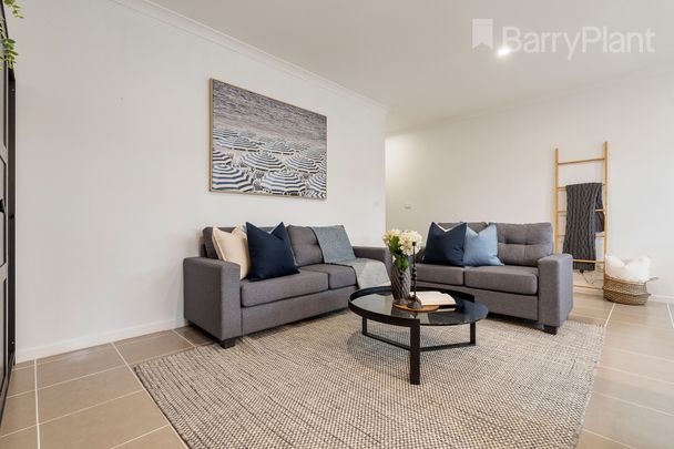 15 Hadley Lane, Craigieburn VIC 3064 - House For Rent | Domain - Photo 1