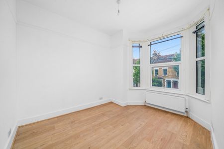 Room in a Shared House, Trevelyan Road, SW17 - Photo 5