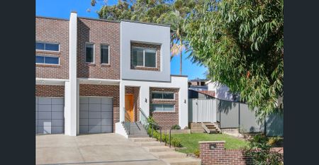 Modern duplex home with quality finishes... - Photo 3