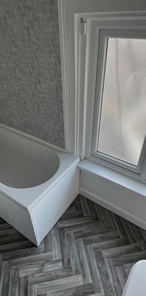 Claude Place - Photo 1