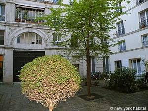 Logement à Paris, Location meublée - Photo 5