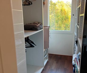 2,5 Zimmer Wohnung direkt am Ufer hochwertig möbliert bis August - Photo 3