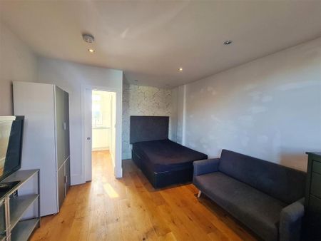 Studio to rent - Photo 4