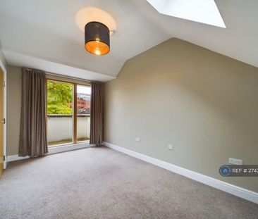 2 bedroom terraced house to rent - Photo 2