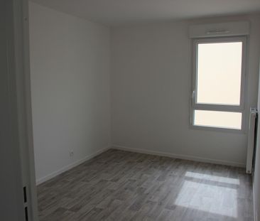 location Appartement T2 DE 45.83m² À JOUY LE MOUTIER - Photo 4