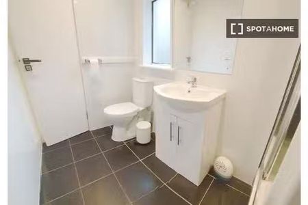 1-bedroom apartment for rent in Terenure, Dublin - Photo 4