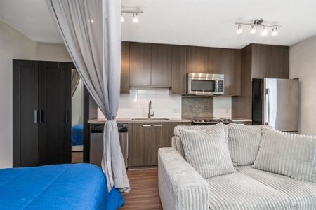 Ultra. Studio with Mountain and City Views - Photo 2