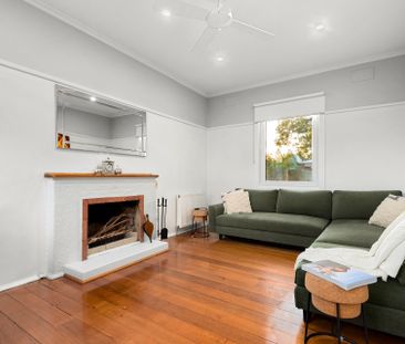 THE ULTIMATE SINGLE LEVEL PACKAGE INSIDE & OUT! - Photo 3