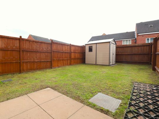 Town house to rent on - Photo 1