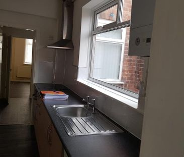 2 bedroom terraced house to rent - Photo 1