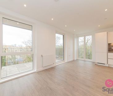 2 bedroom flat to rent - Photo 2