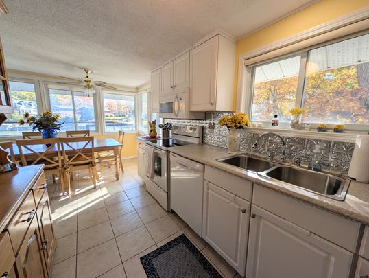 For Lease - 1103 Mosley Street, Wasaga Beach, Ontario - Photo 1