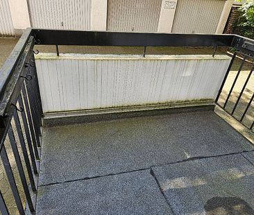 Bezugsfreie Erdgeschosswohnung mit 2 Zimmern, ca. 52 m² Wohnfläche und Balkon - Photo 2