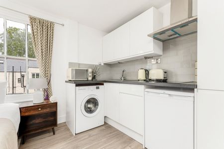 1 Bed Flat, Leinster Gardens, W2 - Photo 2