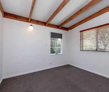 Coastal Character & Mullaloo Charm – A Home with Personality - Photo 2