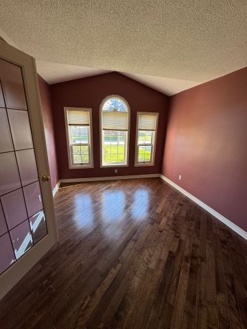 For Lease - 90 Farris Avenue, St. Catharines, Ontario - Photo 2