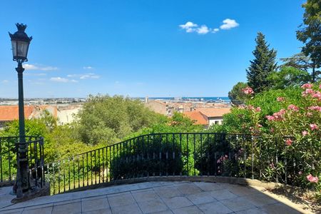 PIED A TERRE ATYPIQUE ENVIRONNEMENT D'EXCEPTION - Photo 3