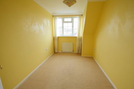 4 bedroom detached house to rent - Photo 4