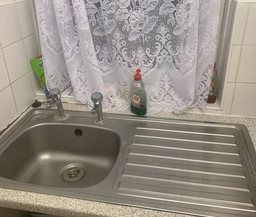 Room in a Shared Flat, London, SE3 - Photo 1