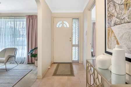 “Don't be the last to see this lovely property” - Photo 3