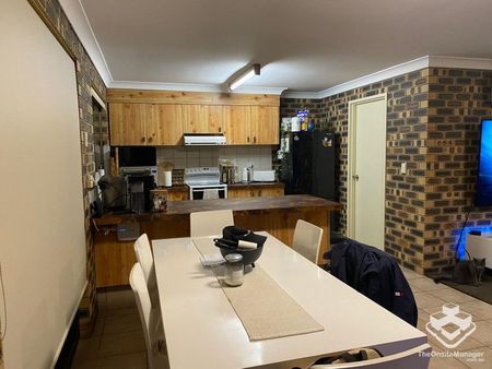 Runaway Bay 2 Bed/1 Bath/No Car/No Pets $480pwk - Photo 2