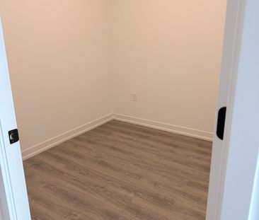 For Lease - 8 Interchnage Way Unit# 1010, Vaughan, Ontario - Photo 4