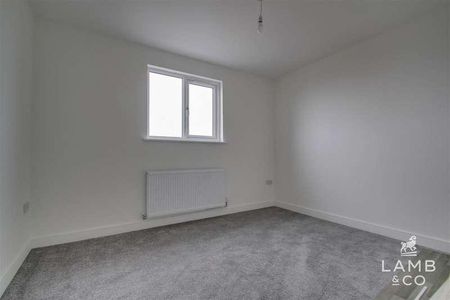 Meadow Way, Clacton-on-sea, CO15 - Photo 3