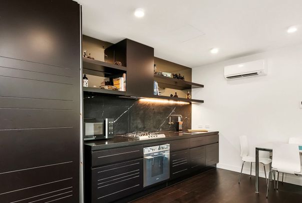 Stunning Furnished Apartment In The Heart Of South Melbourne - Photo 1