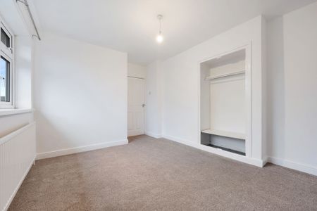 2 bed terraced house to rent in Coniston Avenue, Manchester, M38 - Photo 2
