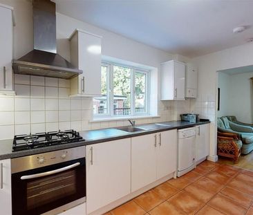 6 bedroom semi-detached house to rent - Photo 4