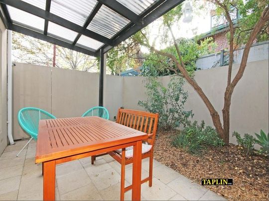 2/210 Gover Street, North Adelaide - Photo 1